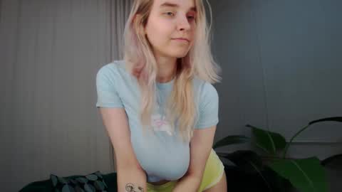 ashly_cherry online show from March 13, 11:28 am