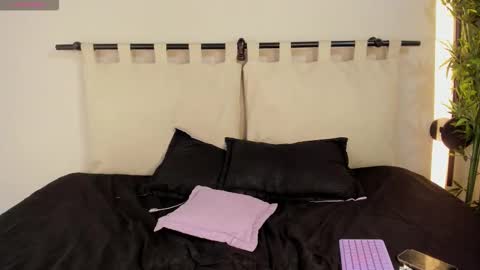 Snapshot of ashly_jones_ chatting on December 16, 4:28 am ashly_jones_ online show from December 16, 4:28 am