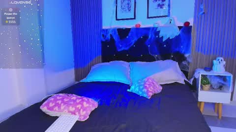    online show from October 10, 8:52 pm