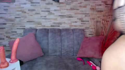 Snapshot of ashlye_hill chatting on September 23, 3:53 am Ashlye  online show from September 23, 3:53 am