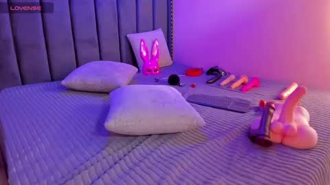 Snapshot of ashlye_miller_ chatting on February 23, 6:49 am ashlye_miller_ online show from February 23, 6:49 am