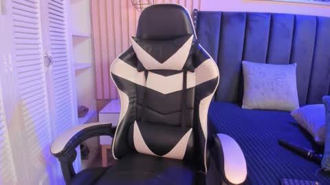 ashlye_miller_ online show from February 25, 4:33 am