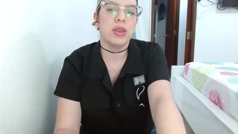 Snapshot of ashlymoon chatting on December 21, 6:55 pm AshlyMoon online show from December 21, 6:55 pm