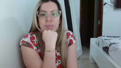 Snapshot of ashlymoon chatting on January 6, 8:50 pm AshlyMoon online show from January 6, 8:50 pm