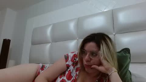Snapshot of ashlymoon chatting on January 29, 4:26 am AshlyMoon online show from January 29, 4:26 am
