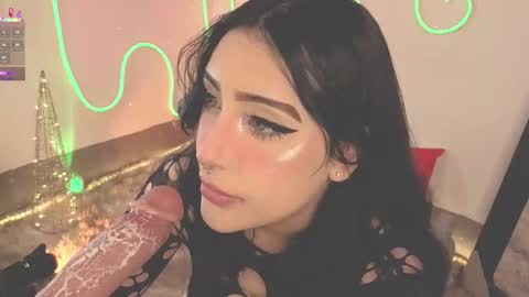 Ash  online show from December 19, 7:32 pm