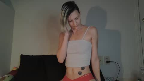 Snapshot of ashquartz chatting on December 12, 9:48 pm Ash online show from December 12, 9:48 pm