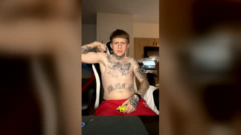 Snapshot of asiababy1 chatting on April 2, 9:40 am frankie online show from April 2, 9:40 am