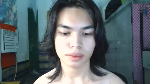 asian_babyboi online show from December 14, 8:24 pm