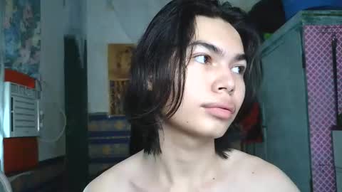asian_babyboi online show from May 7, 7:03 am