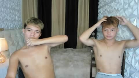 asian_blakefoster online show from June 18, 1:17 am