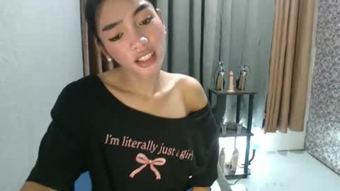 asian_cassy online show from April 3, 1:25 am