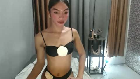 asian_cassy online show from April 25, 6:16 am