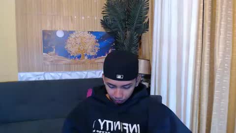 asian_hugedickx online show from February 10, 2:04 am