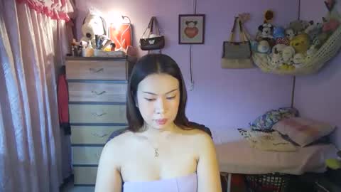 asian_llory online show from March 18, 2:04 am