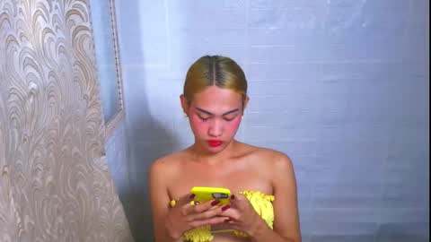 Snapshot of asian_loraine chatting on September 27, 4:06 am LOVELY LORAINE online show from September 27, 4:06 am