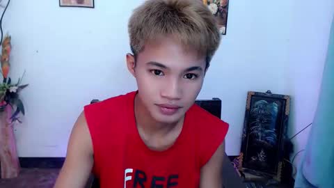 asian_lover05 online show from September 15, 3:12 pm