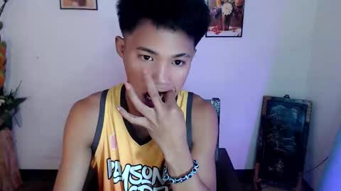 asian_lover05 online show from October 5, 7:12 pm