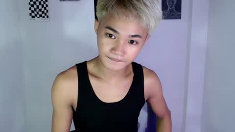 Snapshot of asian_lover05 chatting on July 20, 9:45 am asian_lover05 online show from July 20, 9:45 am