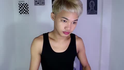 Snapshot of asian_lover05 chatting on July 20, 8:22 pm asian_lover05 online show from July 20, 8:22 pm