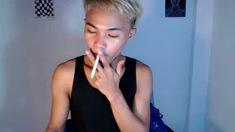 Snapshot of asian_lover05 chatting on July 25, 5:10 pm asian_lover05 online show from July 25, 5:10 pm