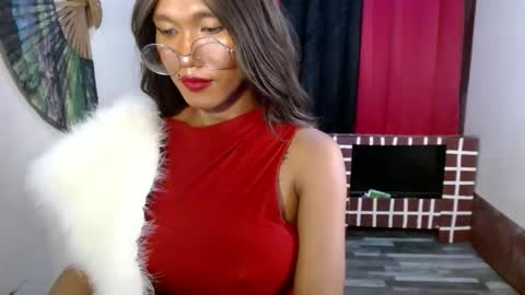 Snapshot of asian_petit19 chatting on January 10, 7:57 am Lovely online show from January 10, 7:57 am