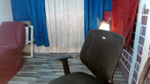 Snapshot of asian_petit19 chatting on January 22, 6:10 am Lovely online show from January 22, 6:10 am