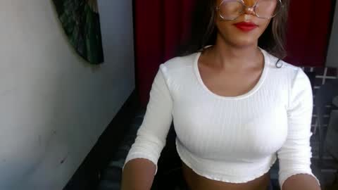 Snapshot of asian_petit19 chatting on January 29, 12:01 am Lovely online show from January 29, 12:01 am