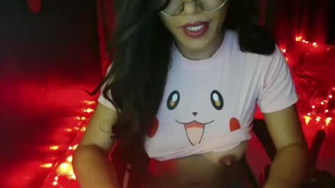 Snapshot of asian_petit19 chatting on October 23, 4:56 am Lovely online show from October 23, 4:56 am