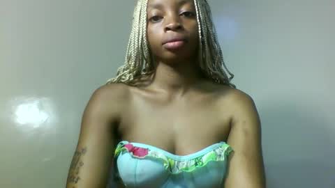 Snapshot of asian_pinay01 chatting on December 18, 4:40 am Asia online show from December 18, 4:40 am