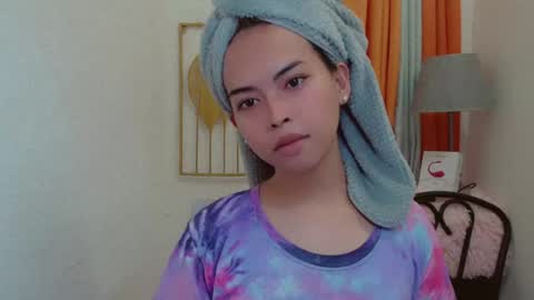 Snapshot of asian_pinay_oldlover chatting on June 25, 9:52 pm Angel online show from June 25, 9:52 pm