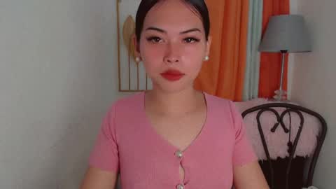 Snapshot of asian_pinay_oldlover chatting on July 19, 10:19 am Angel online show from July 19, 10:19 am
