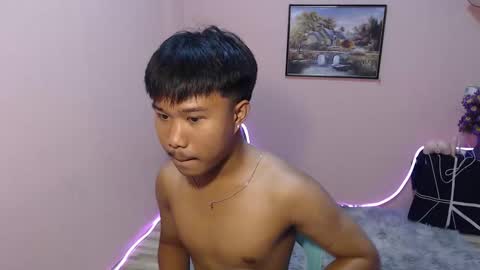Snapshot of asian_prince_of_cock chatting on November 5, 5:18 am Prince online show from November 5, 5:18 am