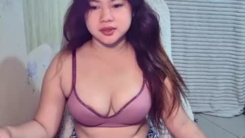 Snapshot of asian_shairele chatting on April 12, 1:32 am asian_shairele online show from April 12, 1:32 am