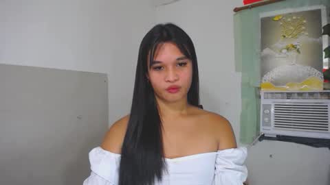 Snapshot of asian_yannie chatting on October 9, 11:03 pm Yan online show from October 9, 11:03 pm