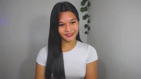 Snapshot of asian_yannie chatting on November 26, 8:37 am Yan online show from November 26, 8:37 am