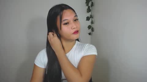 Snapshot of asian_yannie chatting on December 4, 1:59 am Yan online show from December 4, 1:59 am