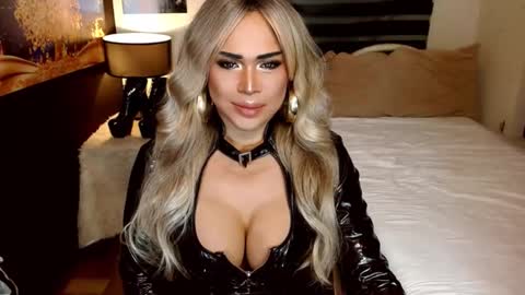 Snapshot of asianassetxxx chatting on February 3, 5:18 pm nicole online show from February 3, 5:18 pm