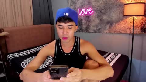 asiancum_peter online show from September 29, 12:10 pm