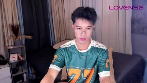 Snapshot of asiancum_peter chatting on May 25, 1:22 am asiancum_peter online show from May 25, 1:22 am