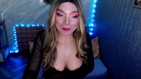 Snapshot of asiandollxxx4u chatting on March 16, 5:44 am BELLA NOTCH online show from March 16, 5:44 am