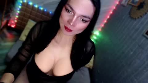 Snapshot of asiandollxxx4u chatting on July 12, 5:37 pm BELLA NOTCH online show from July 12, 5:37 pm