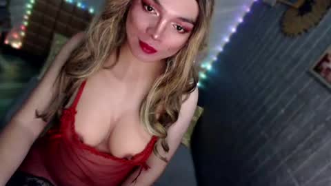 Snapshot of asiandollxxx4u chatting on July 17, 10:00 am BELLA NOTCH online show from July 17, 10:00 am
