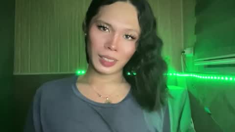 Snapshot of asianflirty_maicaxx chatting on May 12, 1:41 pm asianflirty_maicaxx online show from May 12, 1:41 pm