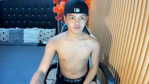 Snapshot of asianhugescott chatting on October 6, 12:46 pm VICTORIA SCOTT online show from October 6, 12:46 pm