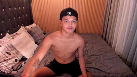 Snapshot of asianhugescott chatting on October 25, 10:56 am VICTORIA SCOTT online show from October 25, 10:56 am