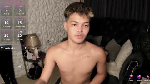 Snapshot of asianhugescott chatting on December 4, 7:50 am VICTORIA SCOTT online show from December 4, 7:50 am