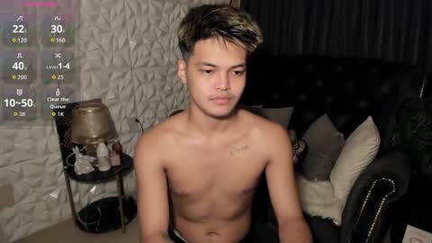 Snapshot of asianhugescott chatting on December 5, 10:57 am VICTORIA SCOTT online show from December 5, 10:57 am