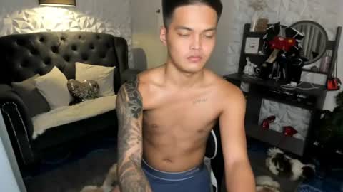 Snapshot of asianhugescott chatting on July 5, 10:33 am VICTORIA SCOTT online show from July 5, 10:33 am