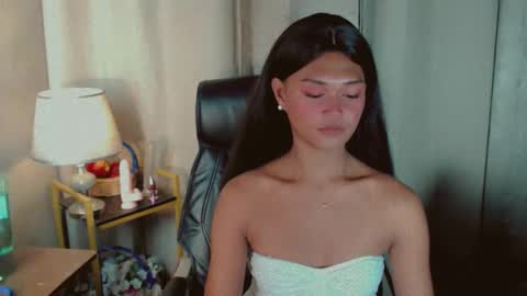 Snapshot of asiankianna chatting on May 26, 11:28 am Kianna online show from May 26, 11:28 am